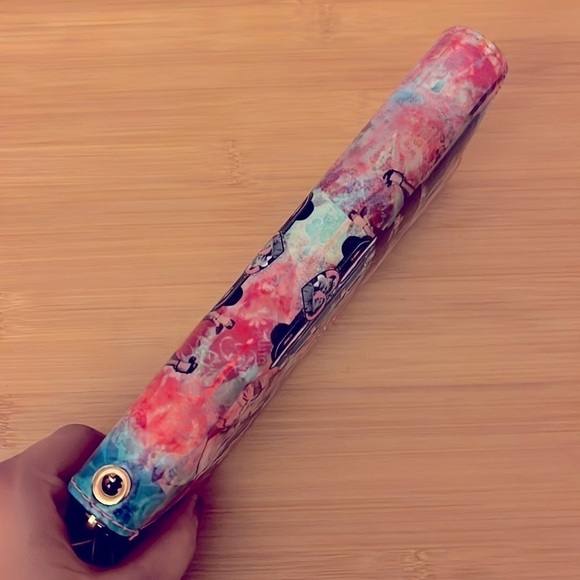 Brand New "I Love Lucy" Best Friends Graphic Colorful Wristlet Zip Around Wallet - Picture 10 of 15